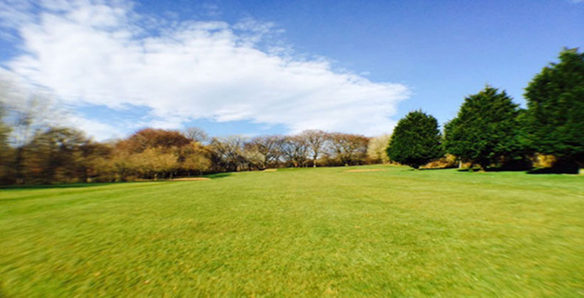 Andy Powell on the approach to the 9th 